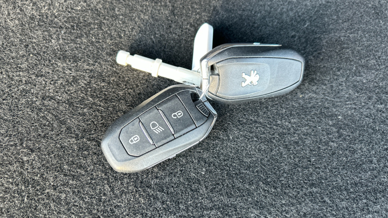 Peugeot 2008 1.2 PureTech 130 Allure Premium 5dr EAT8 Petrol Estate